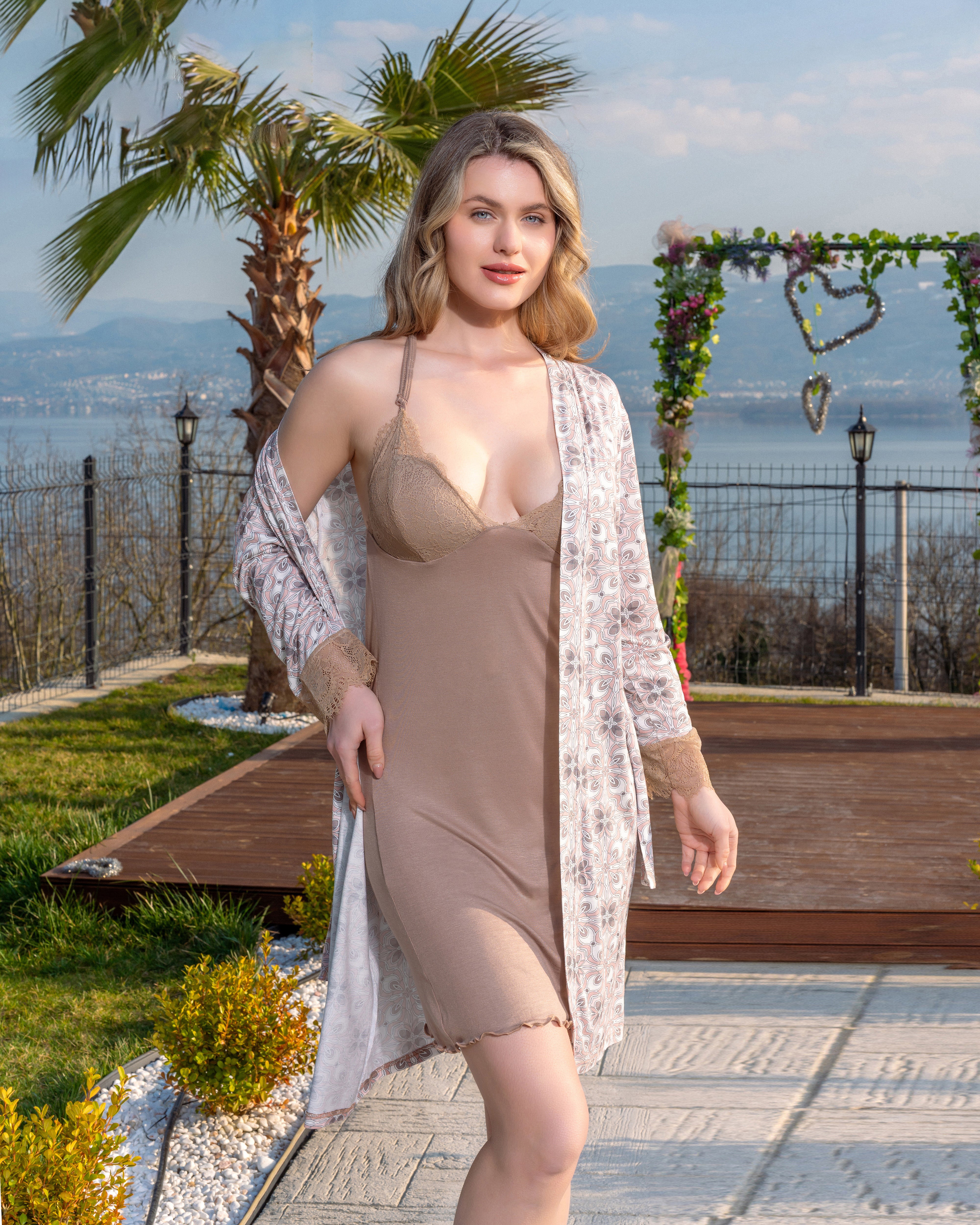 Beige lace nightdress with robe