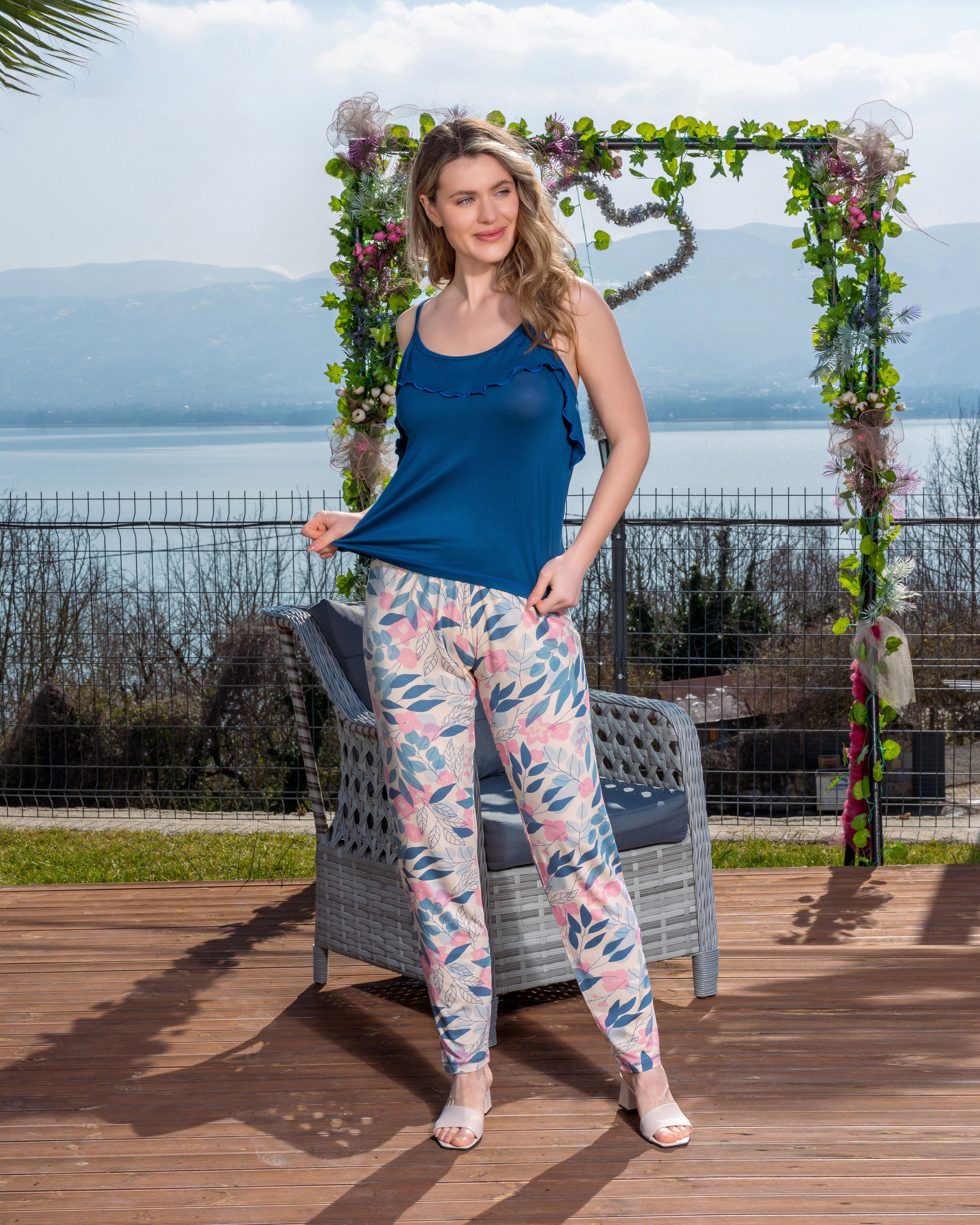 Navy blue tank top outfit